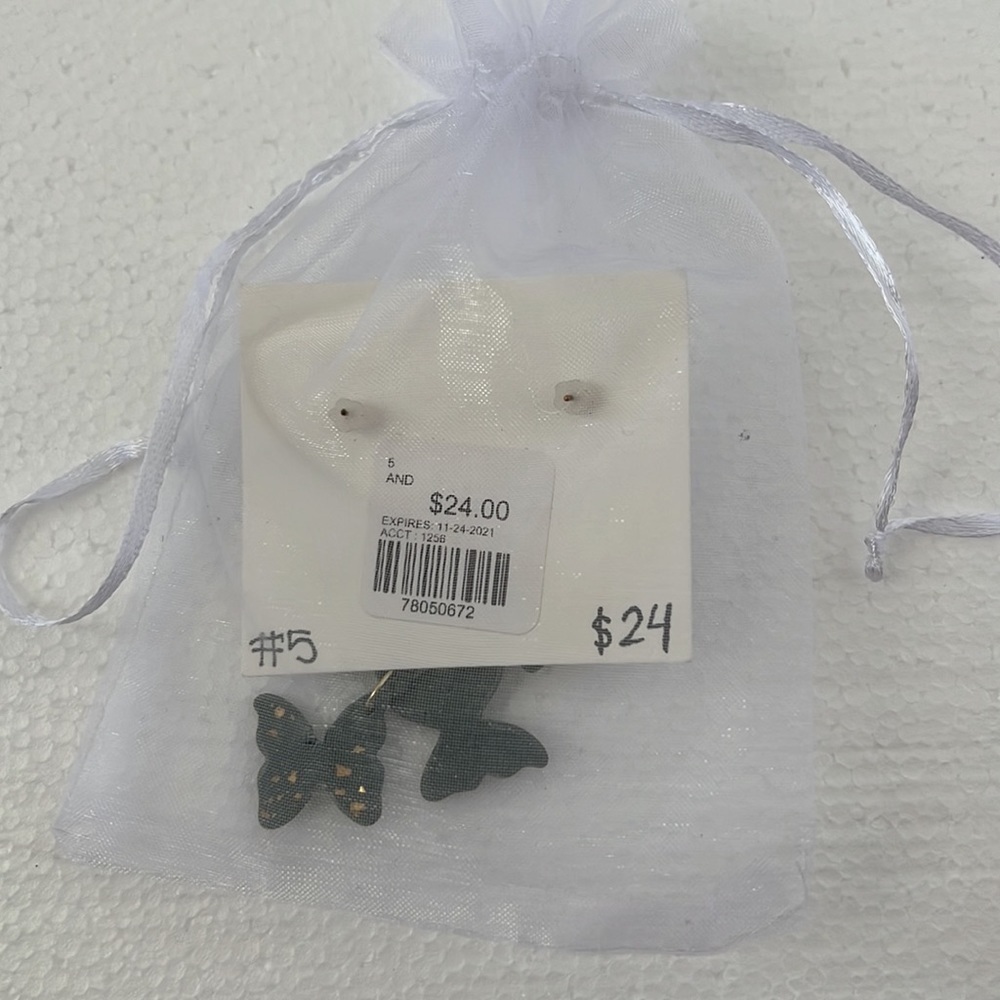 Alysa Nadeau Designs Green Gold Butterfly Dangle Earrings NWT - Picture 3 of 6